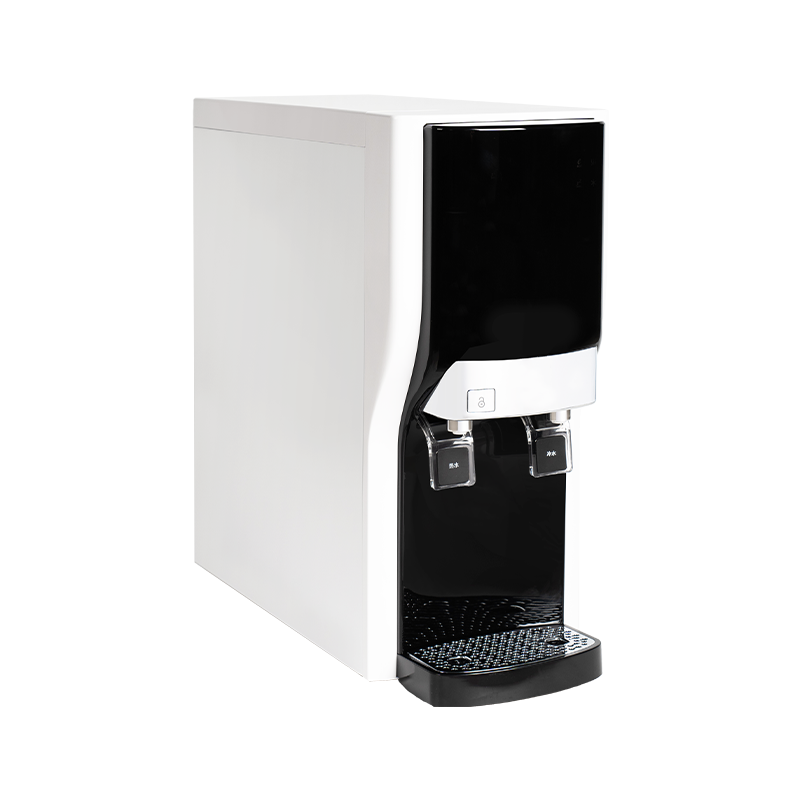 필터가있는 집을위한 조리대 반짝이는 물 분배기